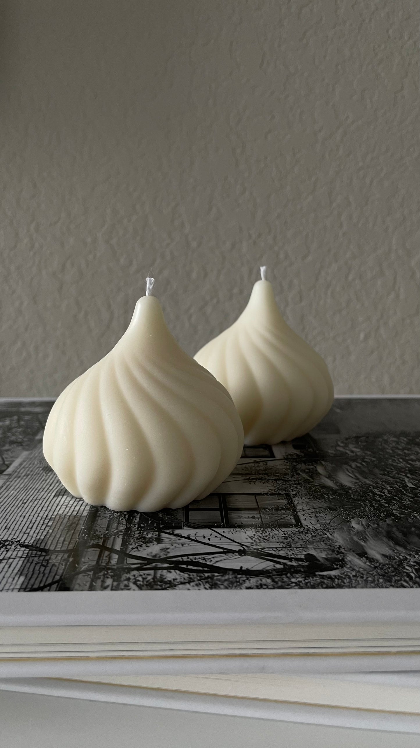 Kiss Aesthetic Candle