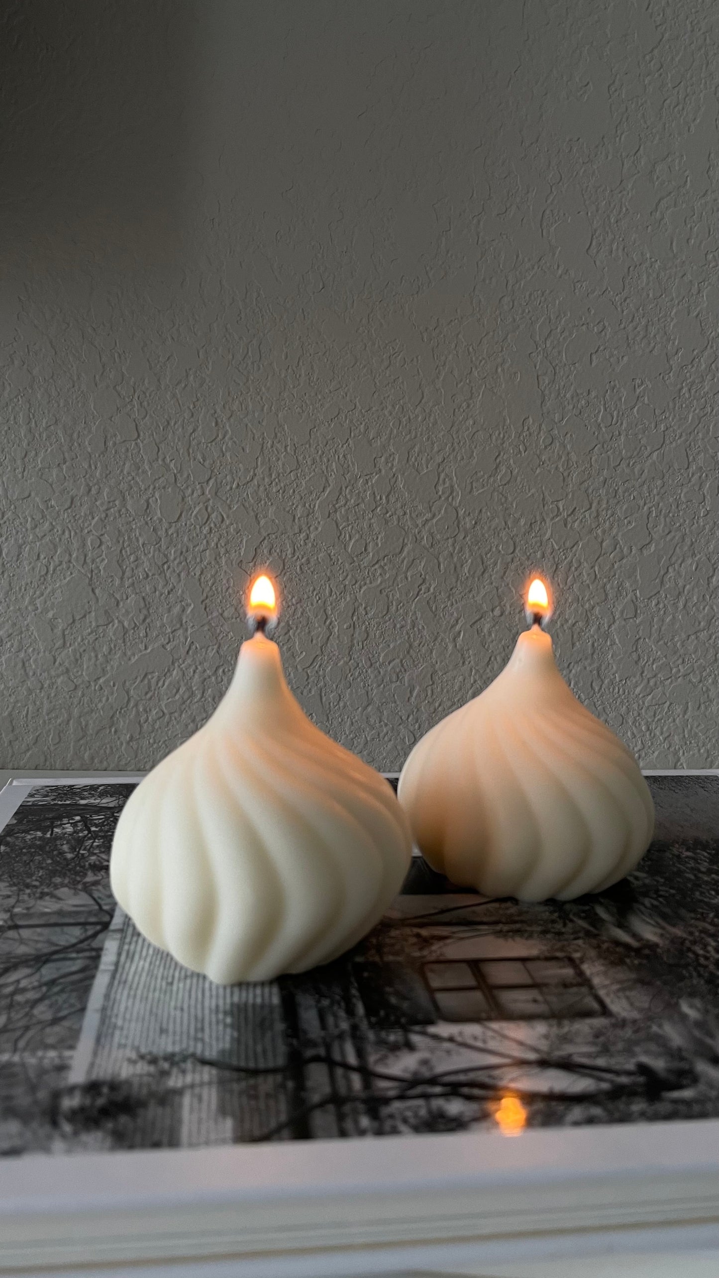 Kiss Aesthetic Candle