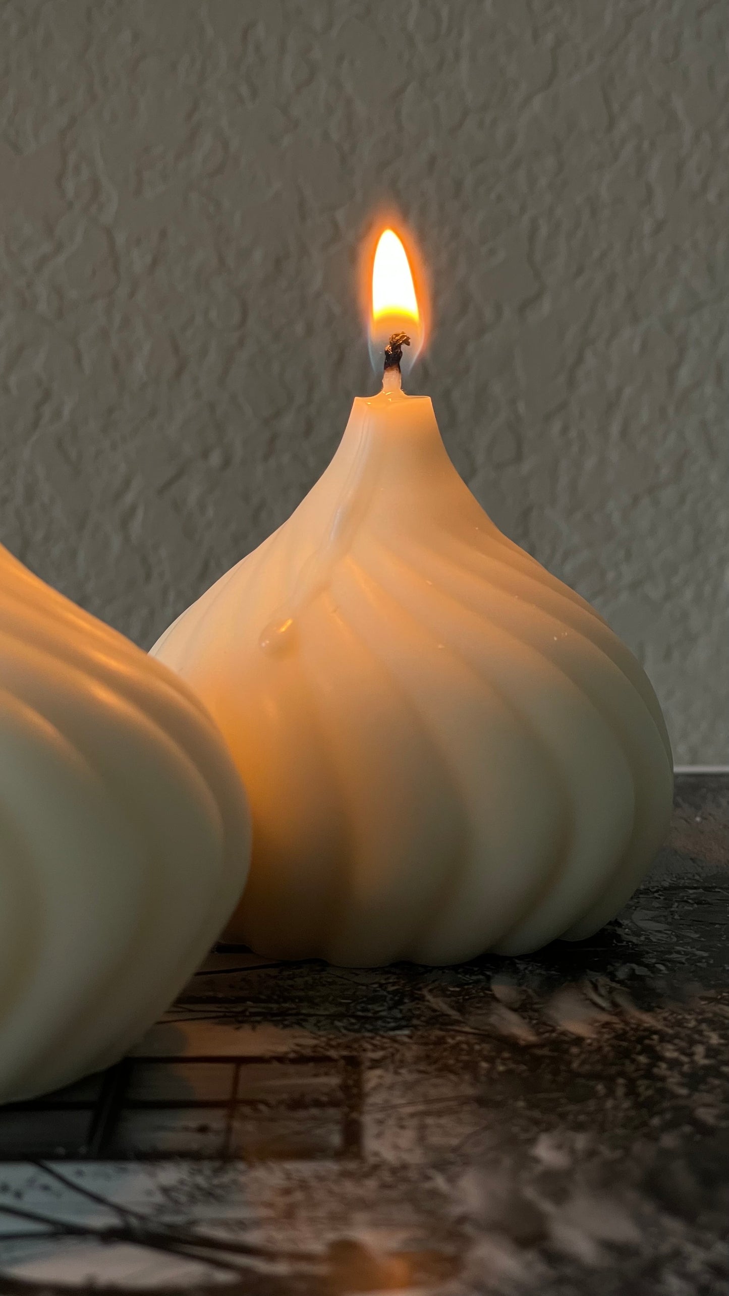 Kiss Aesthetic Candle