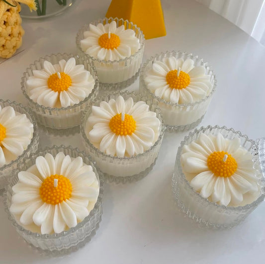 Daisy Candle